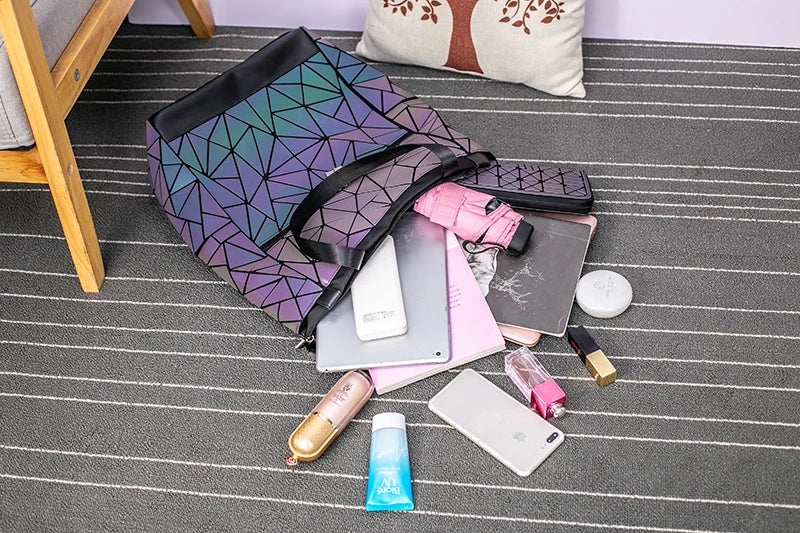 Mochila Holográfica Luminosa 15 Polegadas - Geométrica Premium Feminina - Loja Holoo